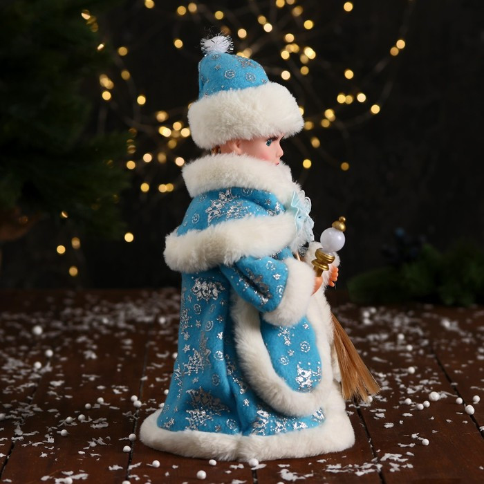Снегурочка "Пушистой шубке с бантом и фонариком" 30 см, двигается, голубой - фото 2 - id-p211274651