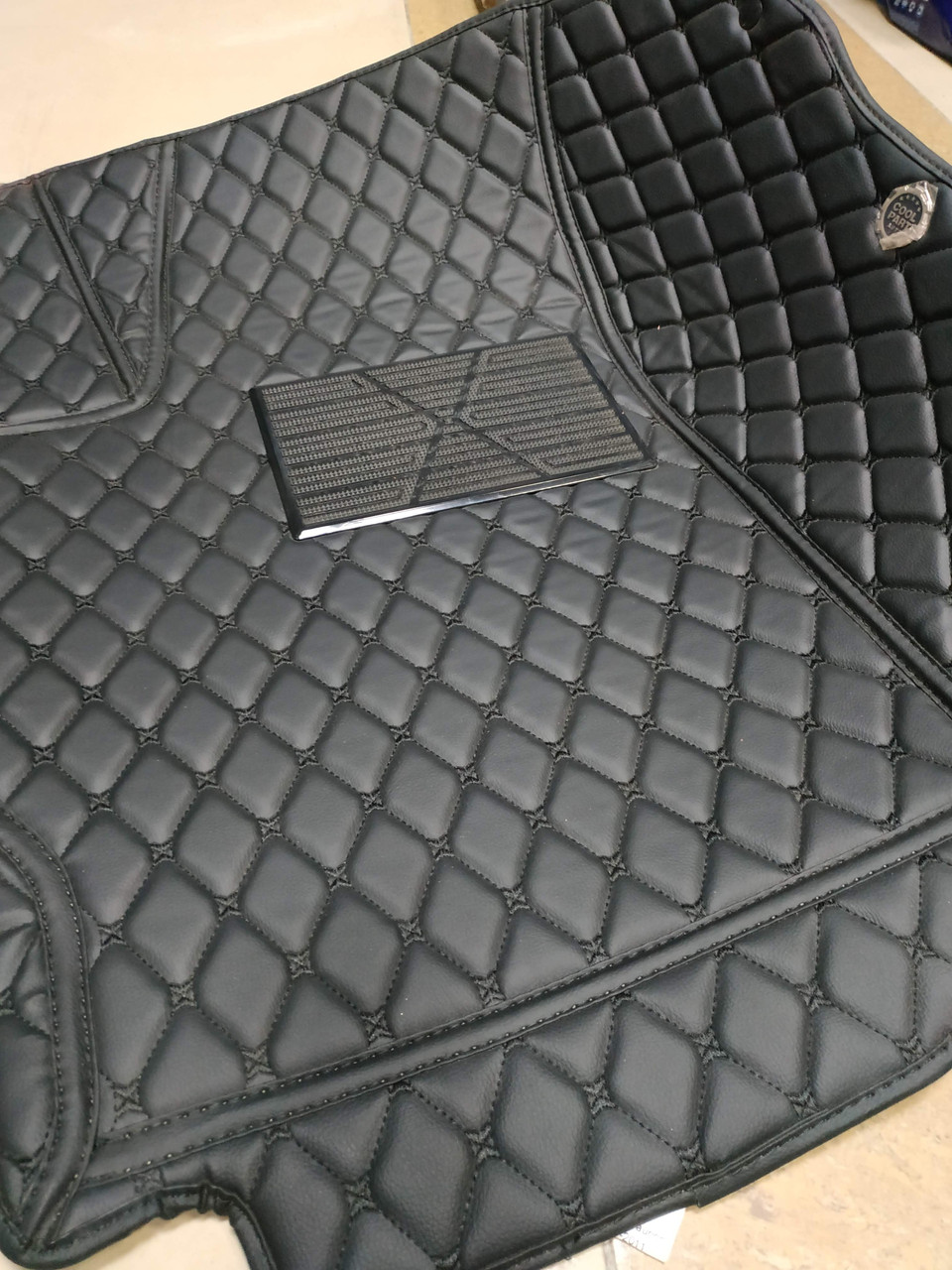 Коврики в салон Mercedes-Benz Actros III рест 2011- Эко-Кожа Ромб .(цвет Черный) - фото 8 - id-p211404746