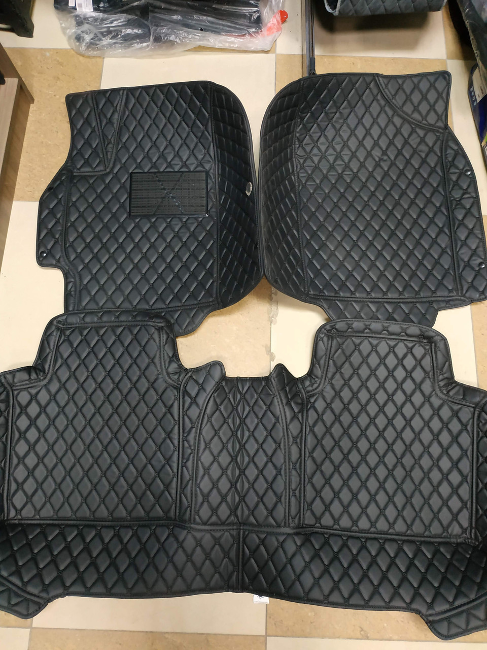 Коврики в салон Mitsubishi Pajero III 1999-2006 Эко-Кожа Ромб .(цвет Черный) - фото 6 - id-p211404813