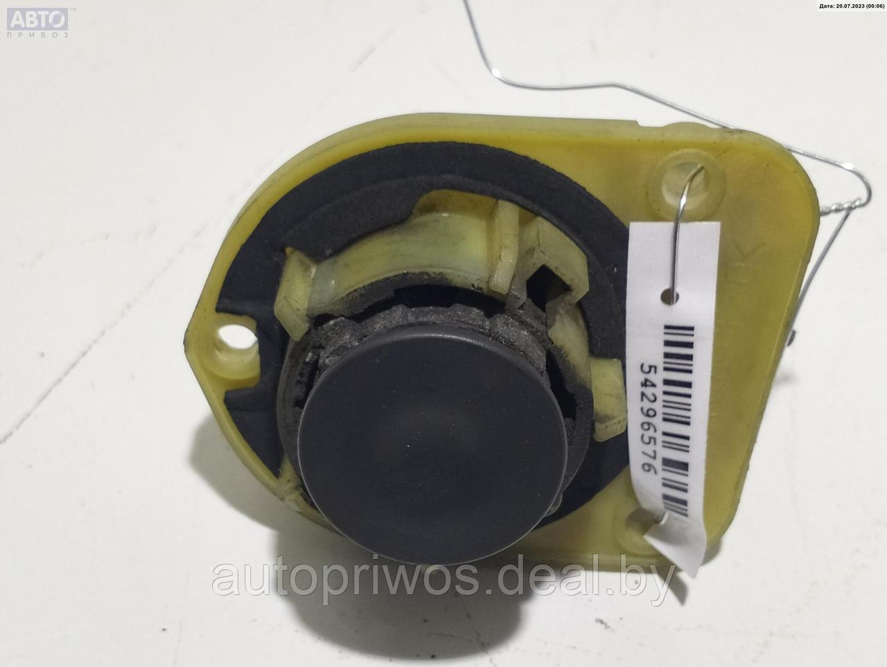 Кнопка открывания багажника Citroen Xantia - фото 1 - id-p211416885