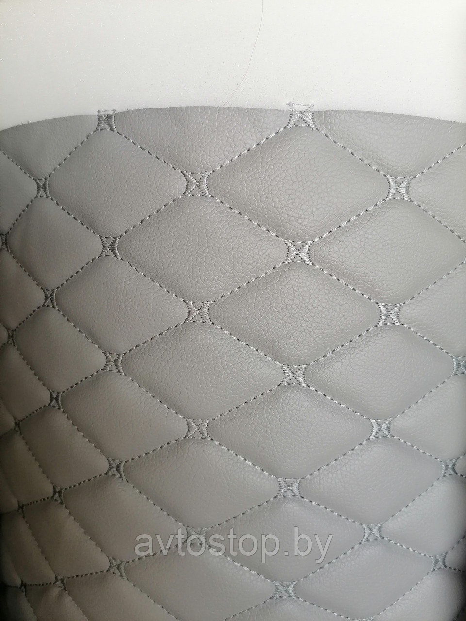Материал стёганный для салона ромб светло-серый , серая нитка , на поролоне