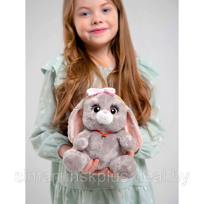 Мягкая игрушка «Зайка Ла-Пу-Ля в платье с повязкой бант», цвет серый, 20 см - фото 9 - id-p211541390