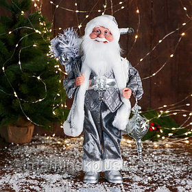 Дед Мороз "Клетчатом жилете " музыка шевелит головой, 43 см, серый