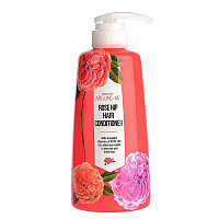 Кондиционер для волос с розой WELCOS Rose Around me Rose Hip Hair Conditioner 500 мл