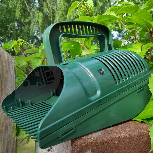 Комбайн (контейнер) для сбора ягод пластиковый с заслонкой