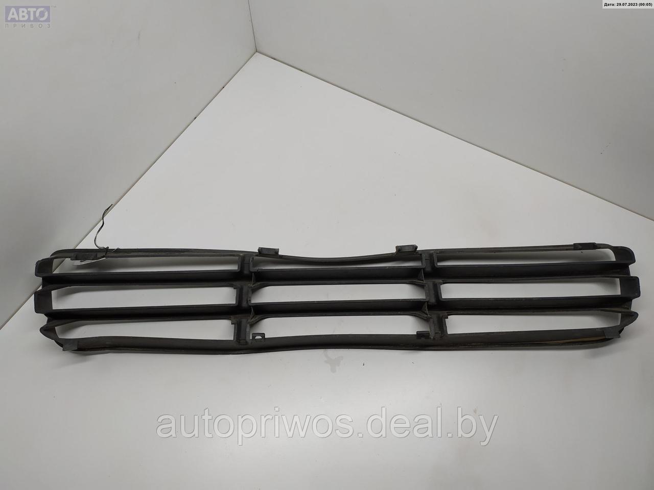 Решетка (заглушка) в бампер Volkswagen Bora - фото 2 - id-p212060311