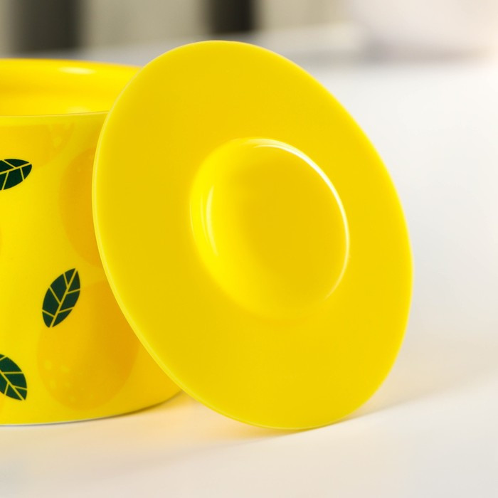 Кружка керамическая с силиконовой крышкой Доляна «Лимон», 350 мл, цвет жёлтый - фото 3 - id-p212134323