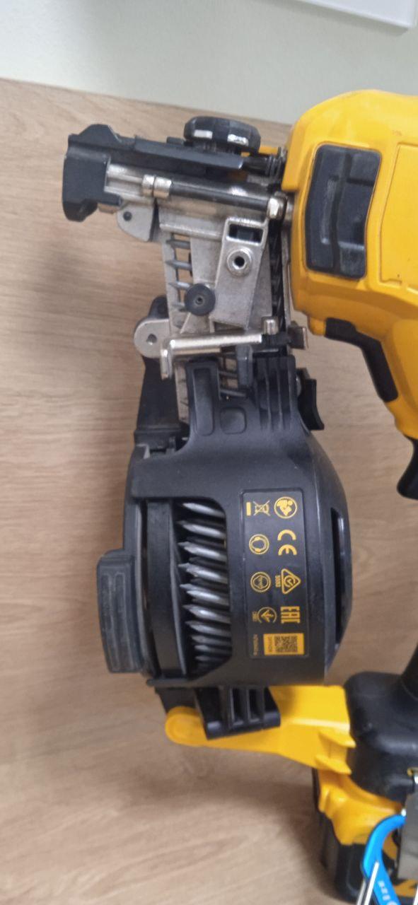 Гвоздезабиватель, нейлер кровельный DeWalt DCN45RNN - фото 2 - id-p212140275