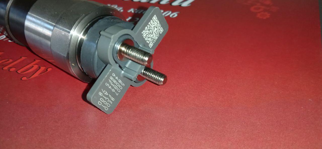 Топливная форсунка John Deere RE529118 (RE524382) аналог: Denso 095000-880 (095000880),095000-6490 (095000649)