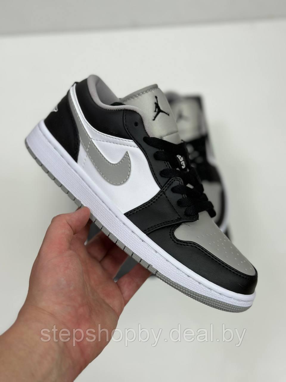 Кроссовки Nike Air Jordan 1 Low Light Smoke Grey - фото 2 - id-p212859044