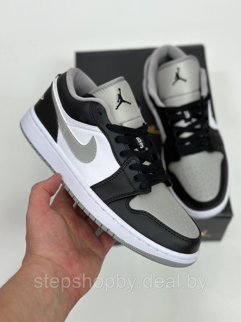 Кроссовки Nike Air Jordan 1 Low Light Smoke Grey - фото 1 - id-p212859044