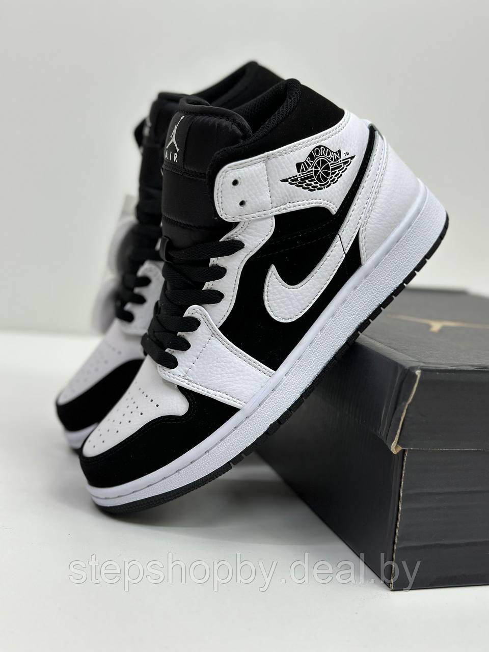 Кроссоки Nike Air Jordan 1 Mid White Black - фото 3 - id-p212859102