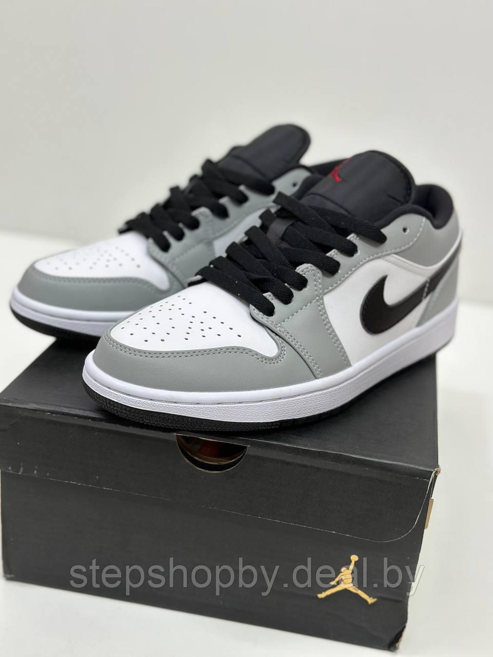 Кроссовки Nike Air Jordan 1 Low GS Light Smoke Grey - фото 3 - id-p212910287