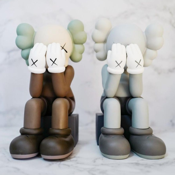 Kaws Companion Passing Through Игрушка 28 см. Коричневый - фото 5 - id-p203699469