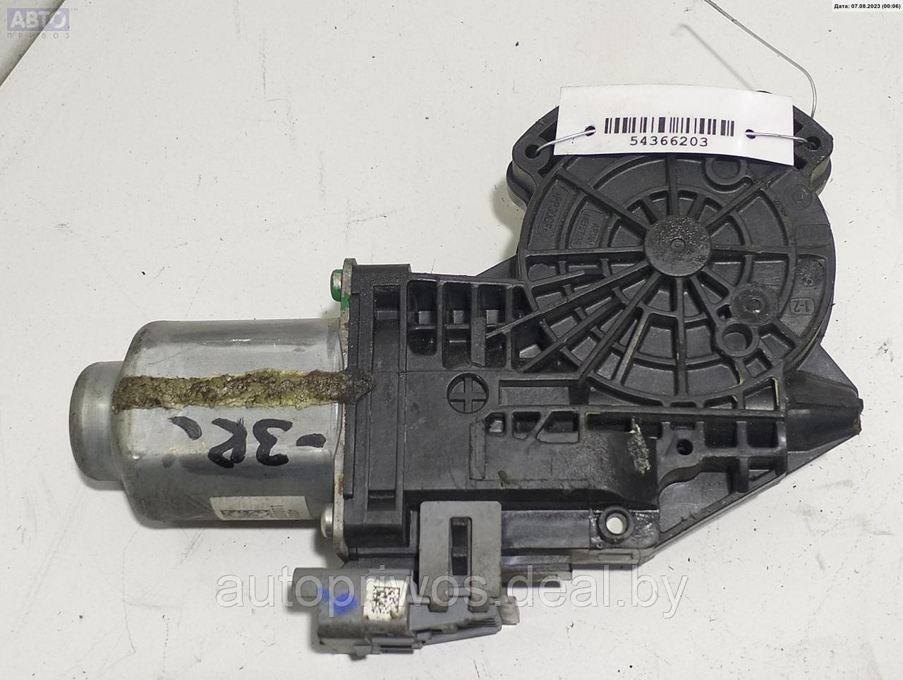 Моторчик стеклоподъемника задний правый Citroen C4 (2010- )