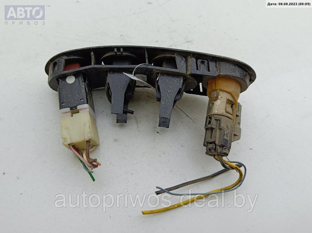 Кнопка аварийной сигнализации (аварийки) Renault Master (1998-2010) - фото 2 - id-p208313347