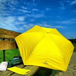 Мини - зонт карманный полуавтомат, 2 сложения, купол 95 см, 6 спиц, UPF 50 / Защита от солнца и дождя  Желтый