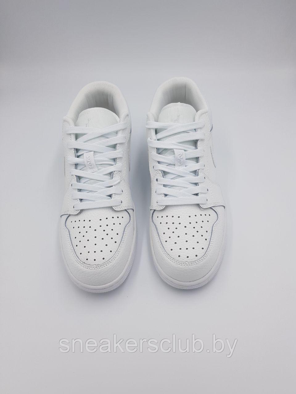 Кроссовки мужские Nike Air Jordan 1 Low/белые/повседневные - фото 2 - id-p209769039