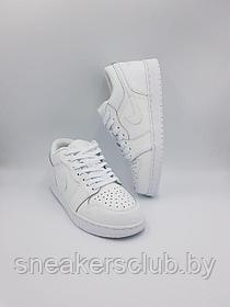 Кроссовки мужские  Nike Air Jordan 1 Low/белые/повседневные