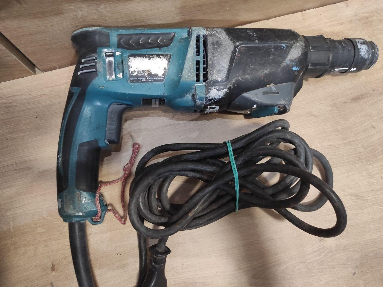 Перфоратор Makita HR2611FT - фото 2 - id-p213205528