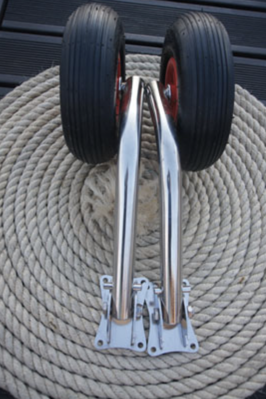 Транцевые колеса стандартные перекидные для пайольных лодок от 3.50 с верхними брызговиками - фото 2 - id-p213239219