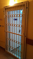 Решетки металлические кованые на двери для медицинских учреждений