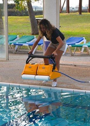 Робот пылесос для бассейна DOLPHIN 2X2 Pro Gyro (бассейн до 50 метров)