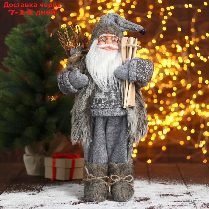 Дед Мороз "В сером костюме с лыжами" 23х45 см - фото 1 - id-p213286022
