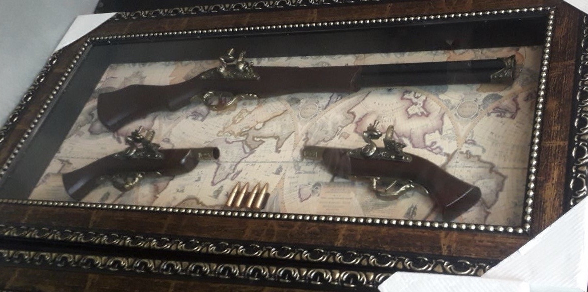 Картина с сувенирным оружием на карте мира «Три ствола» - фото 3 - id-p213416467