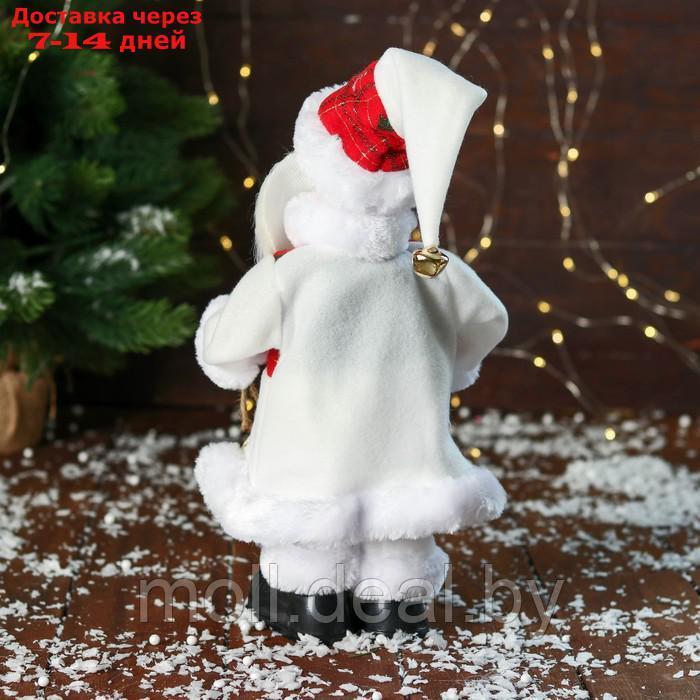Дед Мороз "С мешком подарков и фонариком" двигается, с подсветкой, 31 см, красно-белый - фото 3 - id-p213486609
