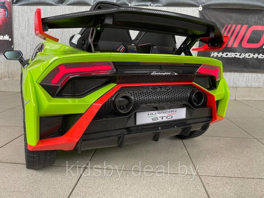 Детский электромобиль RiverToys Lamborghini Huracan STO E888EE (зеленый) - фото 5 - id-p211197100