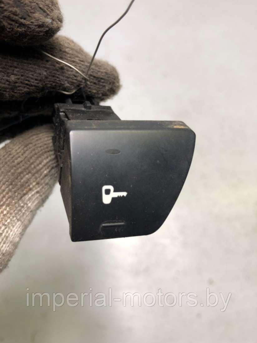 Кнопка центрального замка Peugeot 307 - фото 1 - id-p213595202