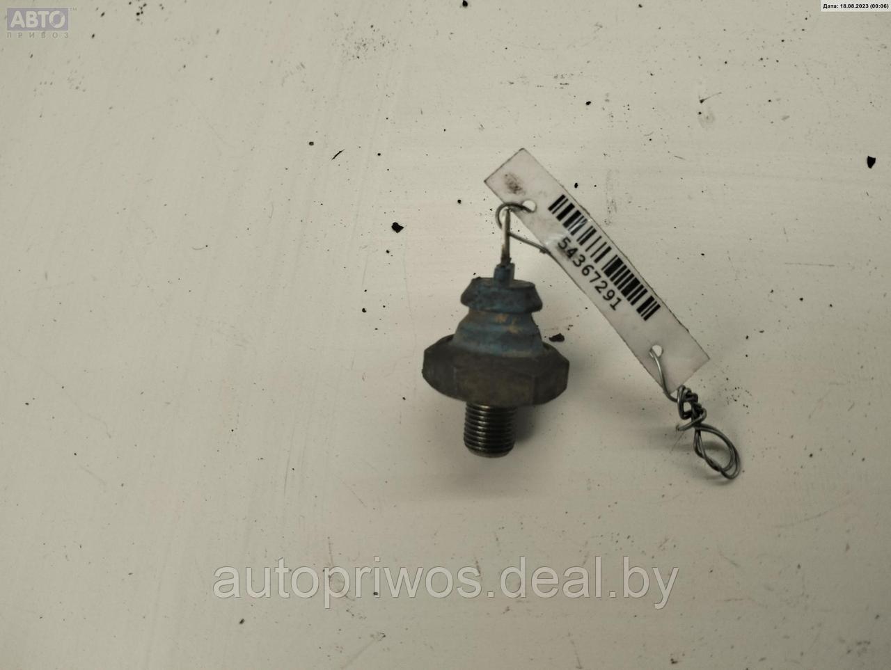 Датчик давления масла Volkswagen Passat B2
