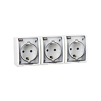 1594437-030 Розетка тройная IP54 с крышкой и заземлением Schuko 3x2Р+Е 16A 250В~ белого цвета Aqua