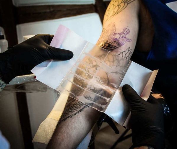 Заживляющая пленка для татуировок Protective Tattoo Film / Защитная пленка для тату. Отрезаем нужный размер! - фото 2 - id-p184814491