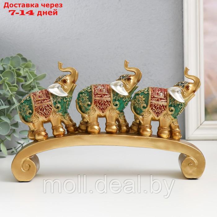 Сувенир полистоун "Три слона на дуге - попона с красно-зелёная" 24х5х15 см