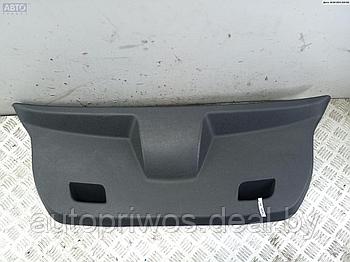 Обшивка крышки багажника Opel Corsa D