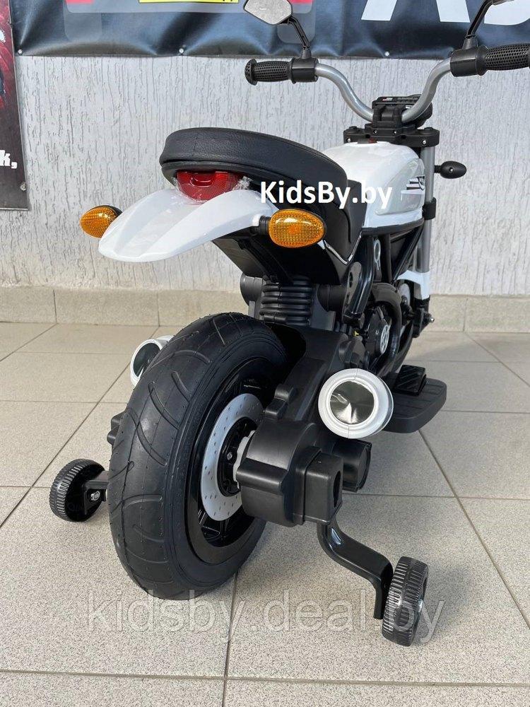 Детский электромотоцикл RiverToys Z111ZZ (белый) - фото 2 - id-p214394870