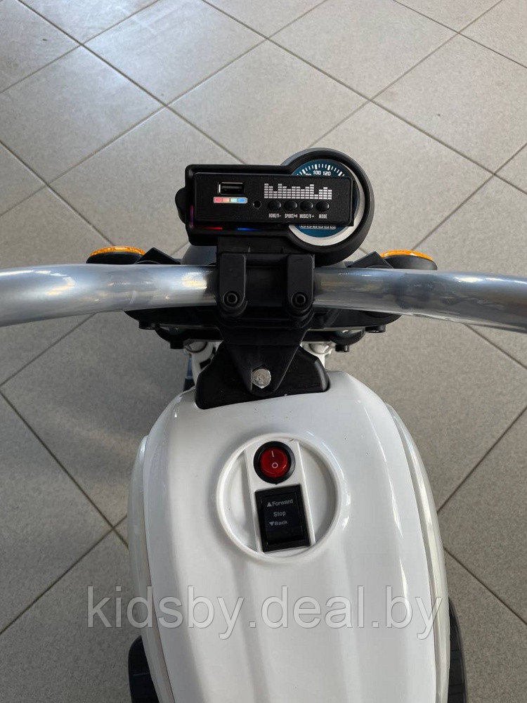 Детский электромотоцикл RiverToys Z111ZZ (белый) - фото 3 - id-p214394870