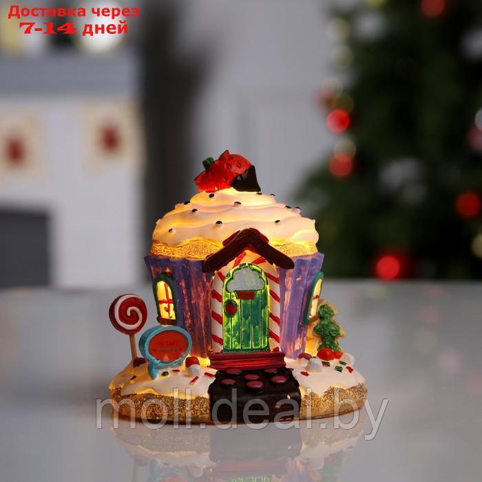 Светодиодная фигура "Дом из сладостей" 13 × 12 × 9 см, полистоун, батарейки LR44х2, свечение тёплое белое - фото 1 - id-p214516668