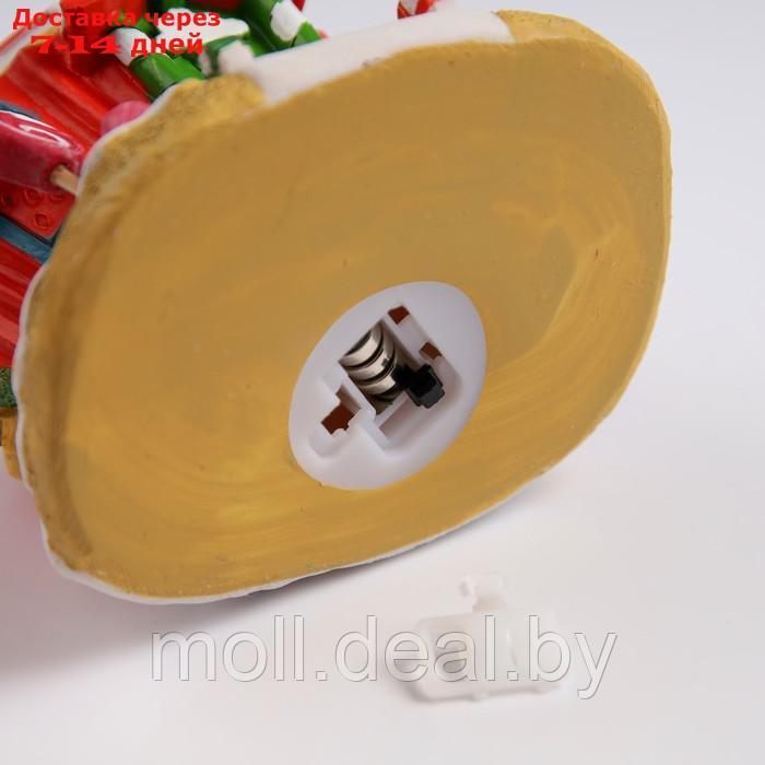 Светодиодная фигура "Домик из сладостей" 13 × 12 × 9 см, полистоун, батарейки LR44х2, свечение тёплое белое - фото 5 - id-p214516672