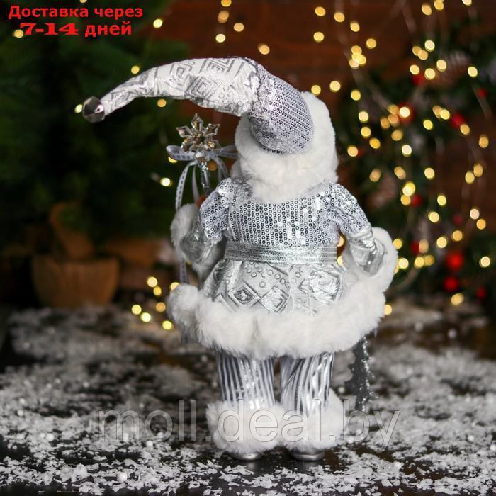 Дед Мороз "С ёлочкой и с посохом с бантиком" 33 см, серебро - фото 3 - id-p214518435
