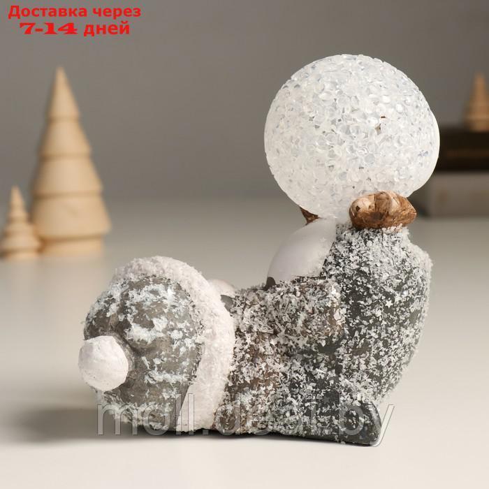 Сувенир керамика свет "Пингвин в новогоднем колпаке, с большим снежком" 12,6х8,3х8,6 см - фото 4 - id-p214517453