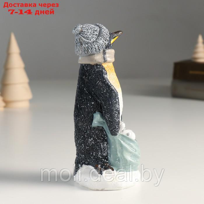 Сувенир полистоун "Пингвин в шапке и шарфе с мешком подарков" 6х6,5х15,5 см - фото 2 - id-p214518529