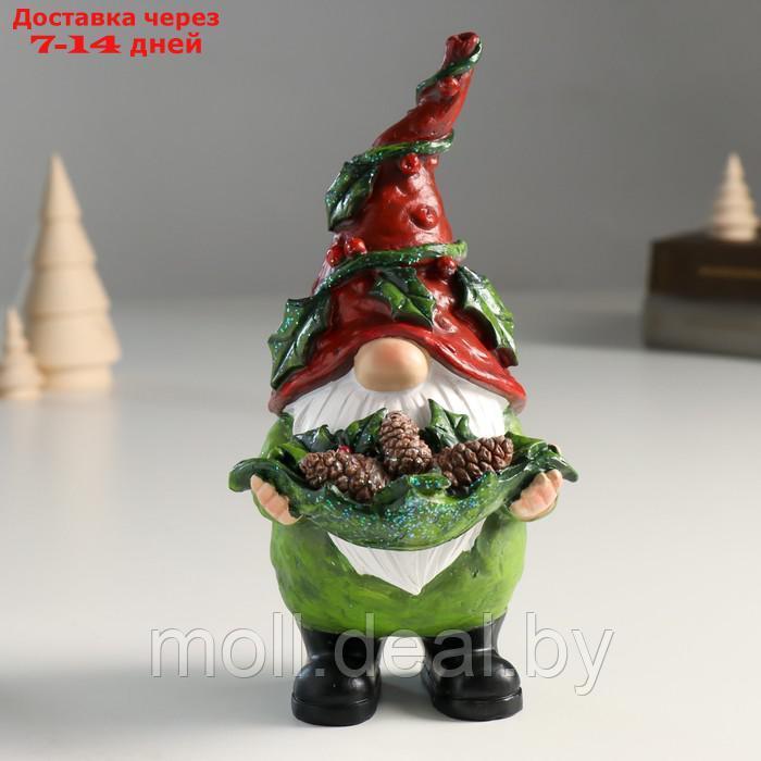 Сувенир полистоун "Дед Мороз в колпаке с ягодами, с шишками на листе" 9х9х18,8 см - фото 1 - id-p214518539