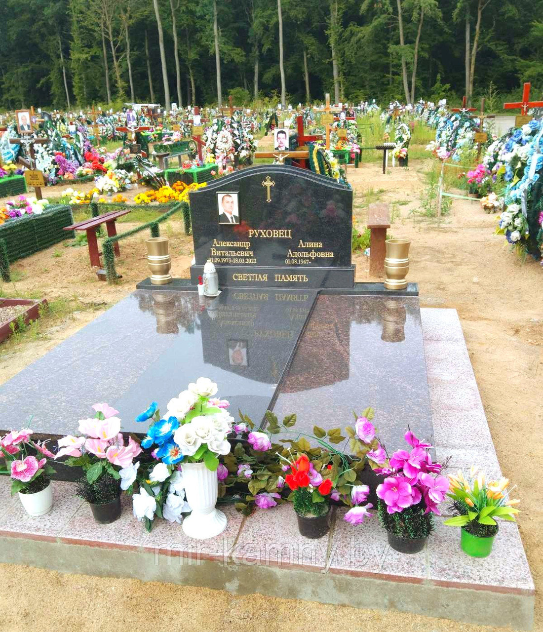 ГРАНИТНЫЙ КОМПЛЕКС НА ДВОИХ В БЕРЕСТОВИЦЕ