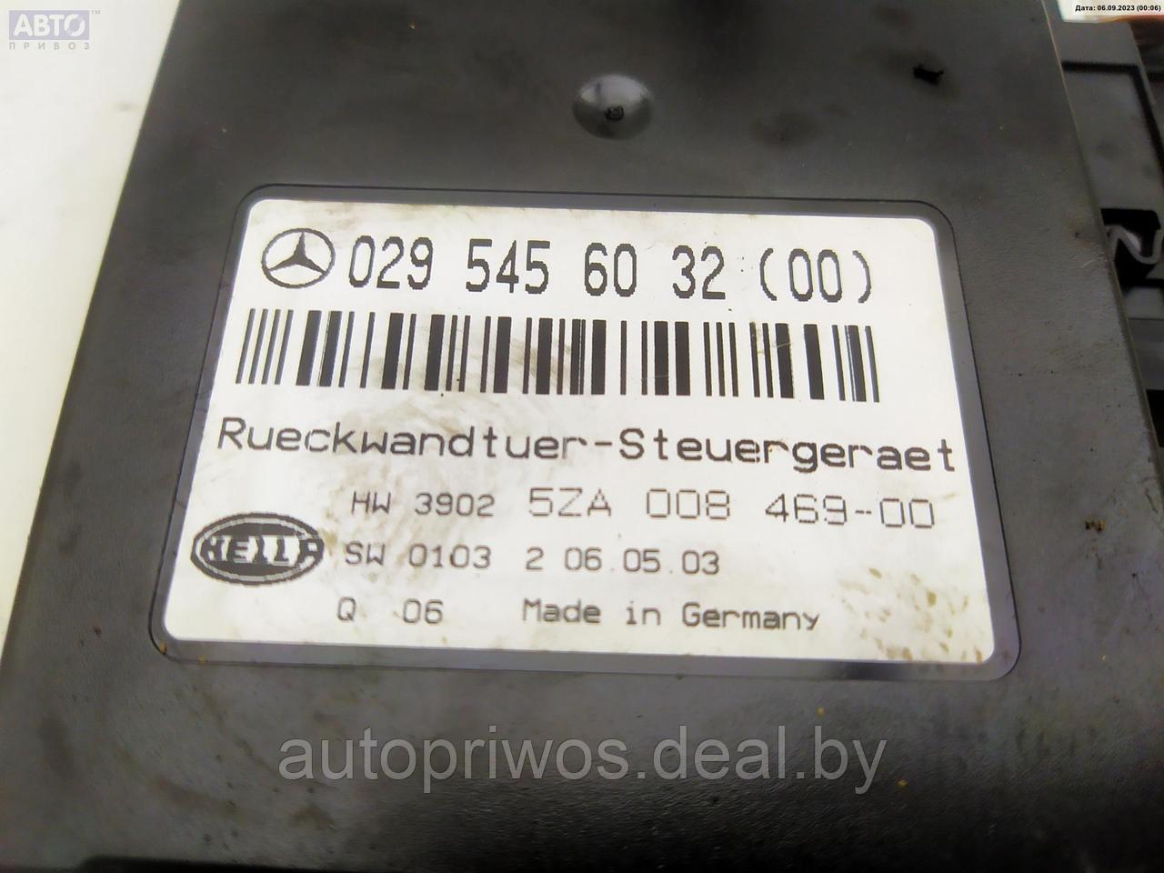 Блок управления крышкой багажника Mercedes W211 (E) - фото 2 - id-p214903173