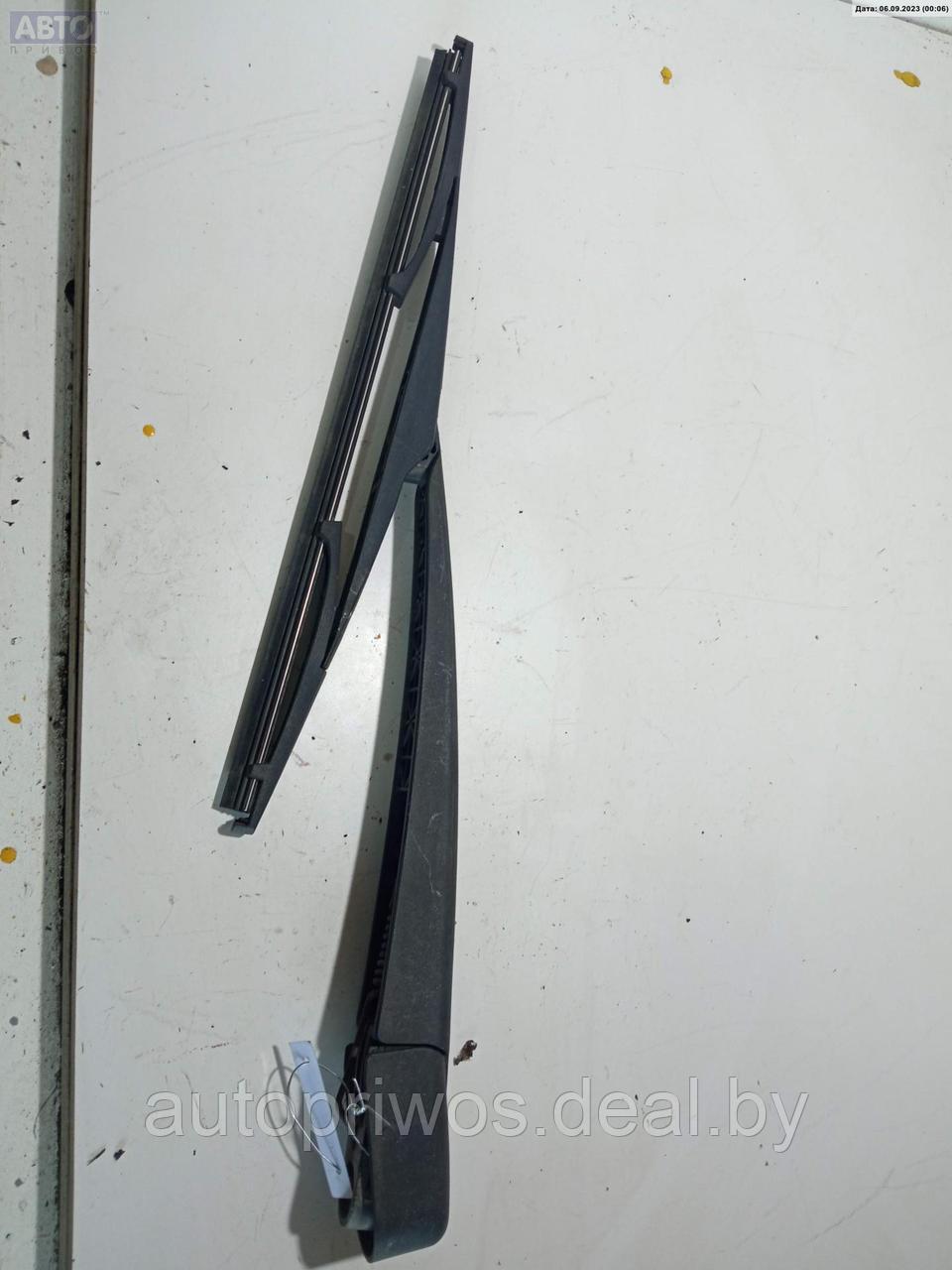 Щеткодержатель (поводок стеклоочистителя) задний Hyundai i30 - фото 2 - id-p214937694