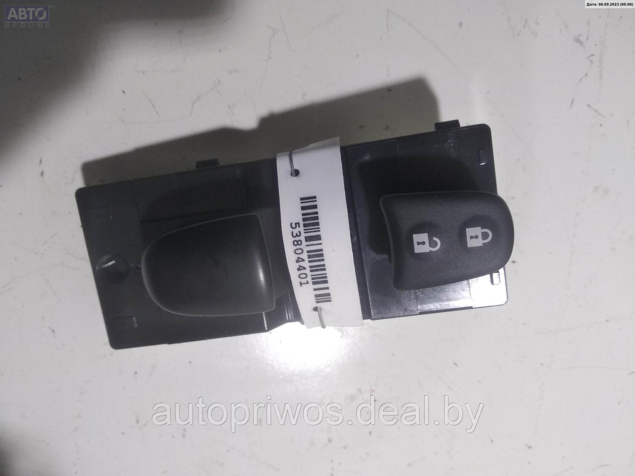 Кнопка стеклоподъемника переднего левого Nissan Qashqai J11 (2014- ) - фото 1 - id-p214938421