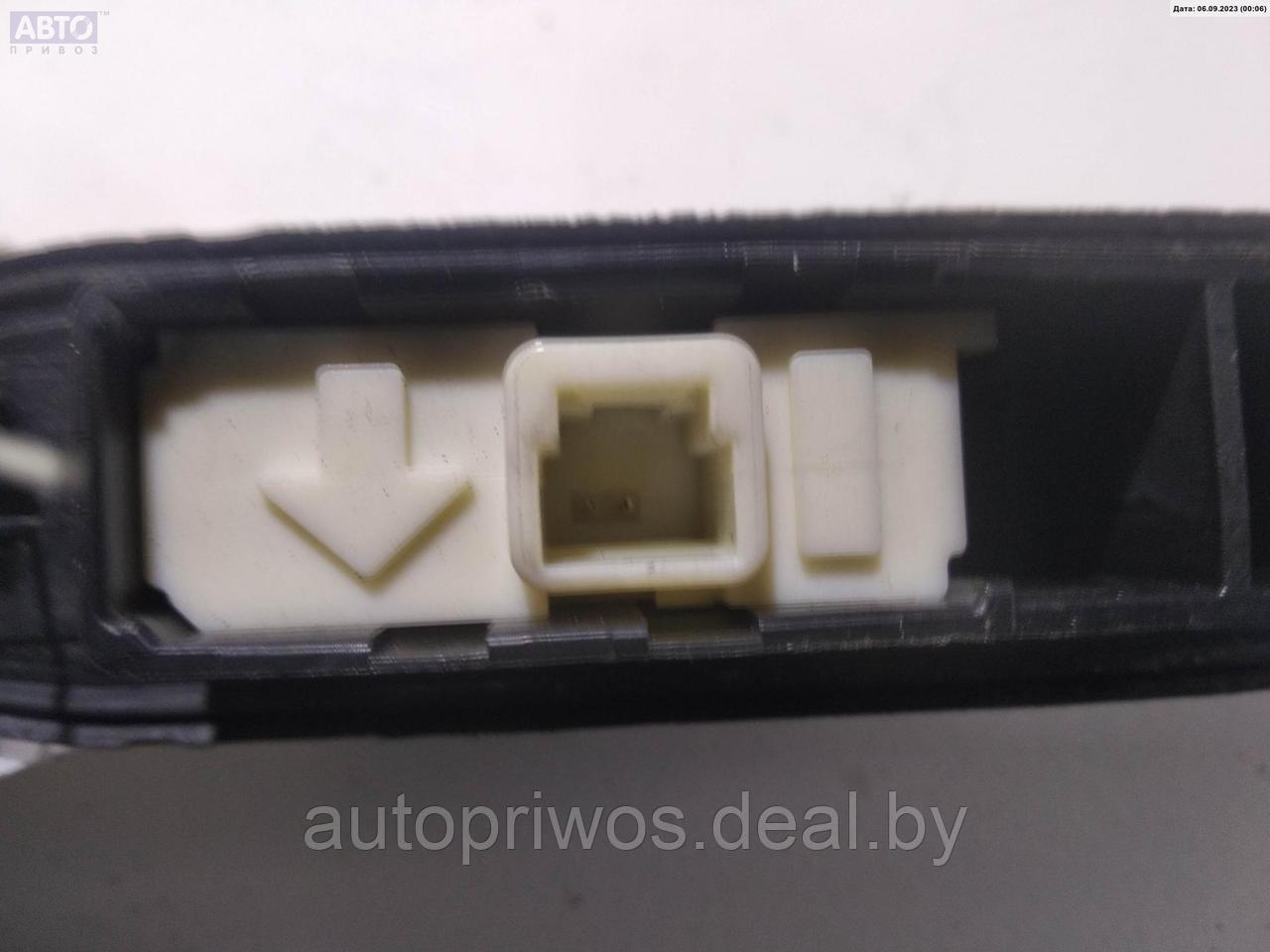 Кнопка открывания багажника Toyota Auris - фото 3 - id-p214938831
